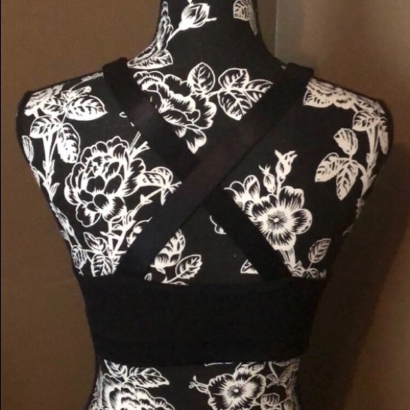 Criss Cross thick strap sports bra black - Picture 2 of 2